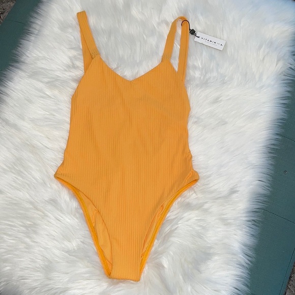 Vitamin A Leah One Piece Sz S - Picture 3 of 9